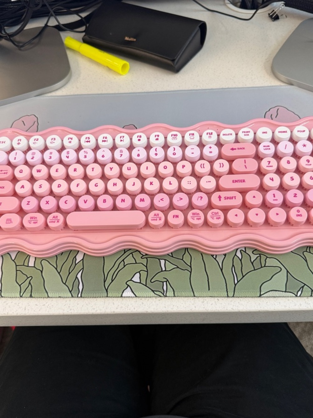 Pink Retro Round-Key Mechanical Keyboard